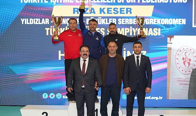 İşitme engelli güreşçilerden Türkiye şampiyonluğu