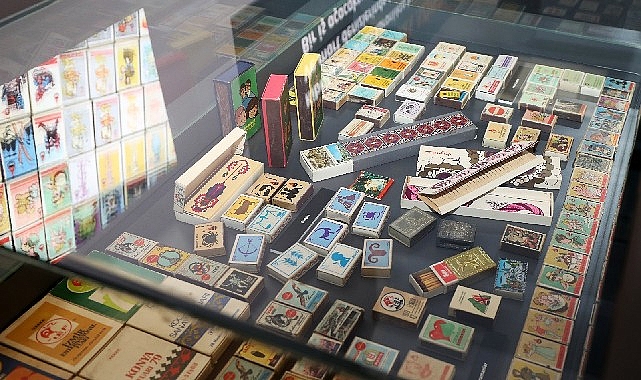 Karşıyaka’da nostaljik yolculuk: ‘Kibrit Çakıyorsun Karanlıkta’