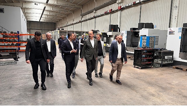 Başkan Altay Bilim Merkezi’nde Öğrencileri, Organize Sanayi’de Çalışanları Ziyaret Etti