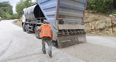 Başkan Sandıkçı: “Güvenli ve konforlu yolları hemşehrilerimizin hizmetine sunuyoruz”