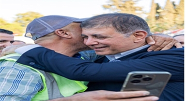 Başkan Tugay Kültürpark Göl Gazinosu’nu işçilerle açtı