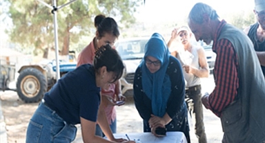 Büyükşehir’den yanan köylere 40 tonluk yem desteği