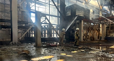 İzmir İtfaiyesi, ALOSBİ’deki fabrika yangınına müdahale etti