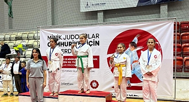 Konak’ın judo takımı ilk turnuvadan madalyalarla döndü